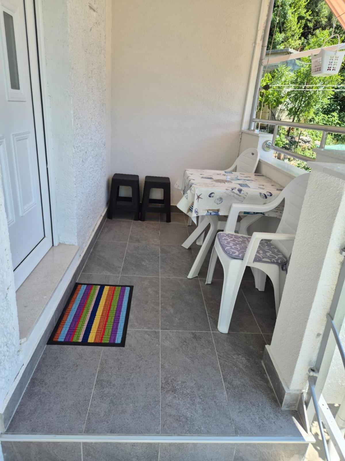 Lovely Apartment Omiš Exterior foto